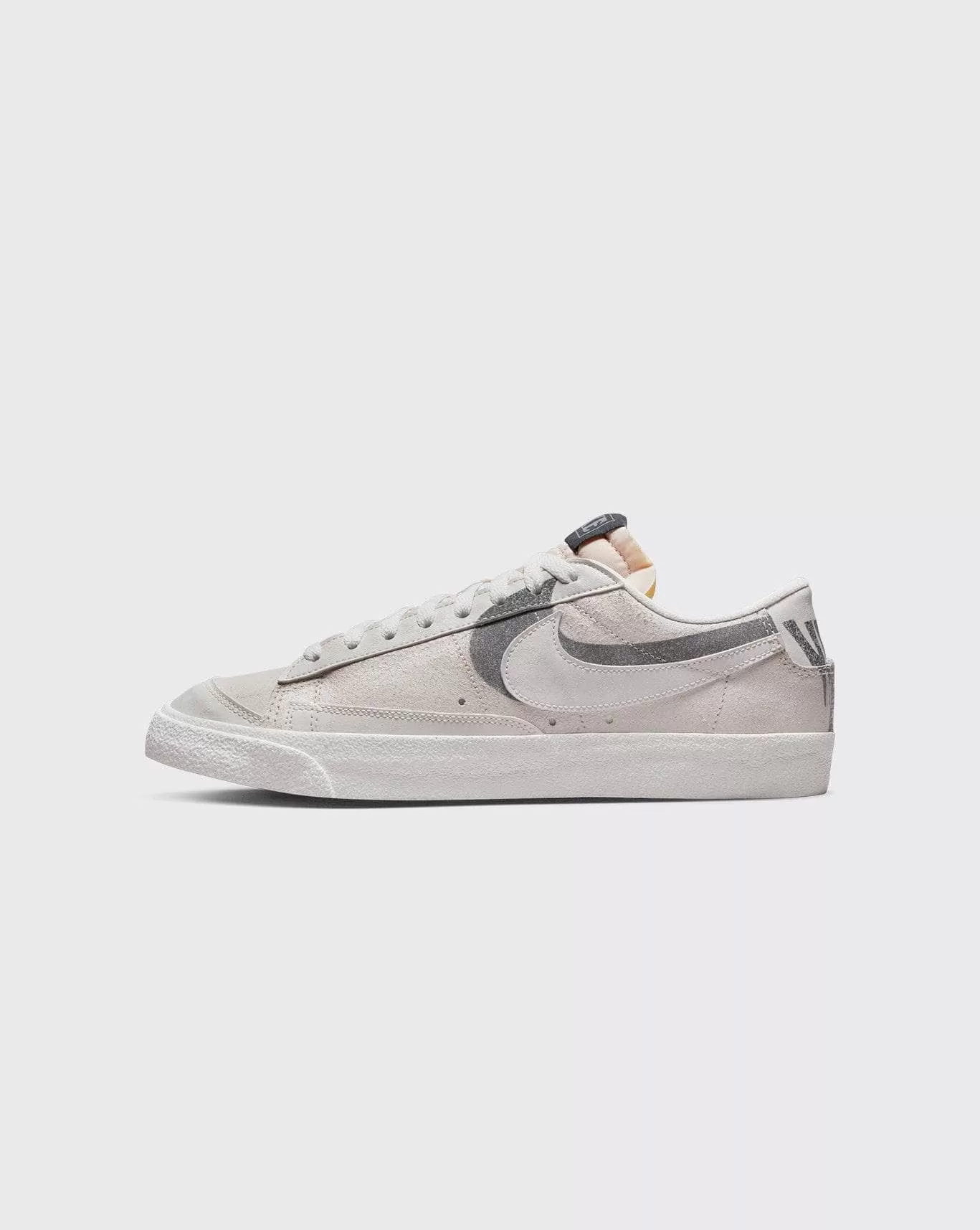 nike blazer low 77 premium