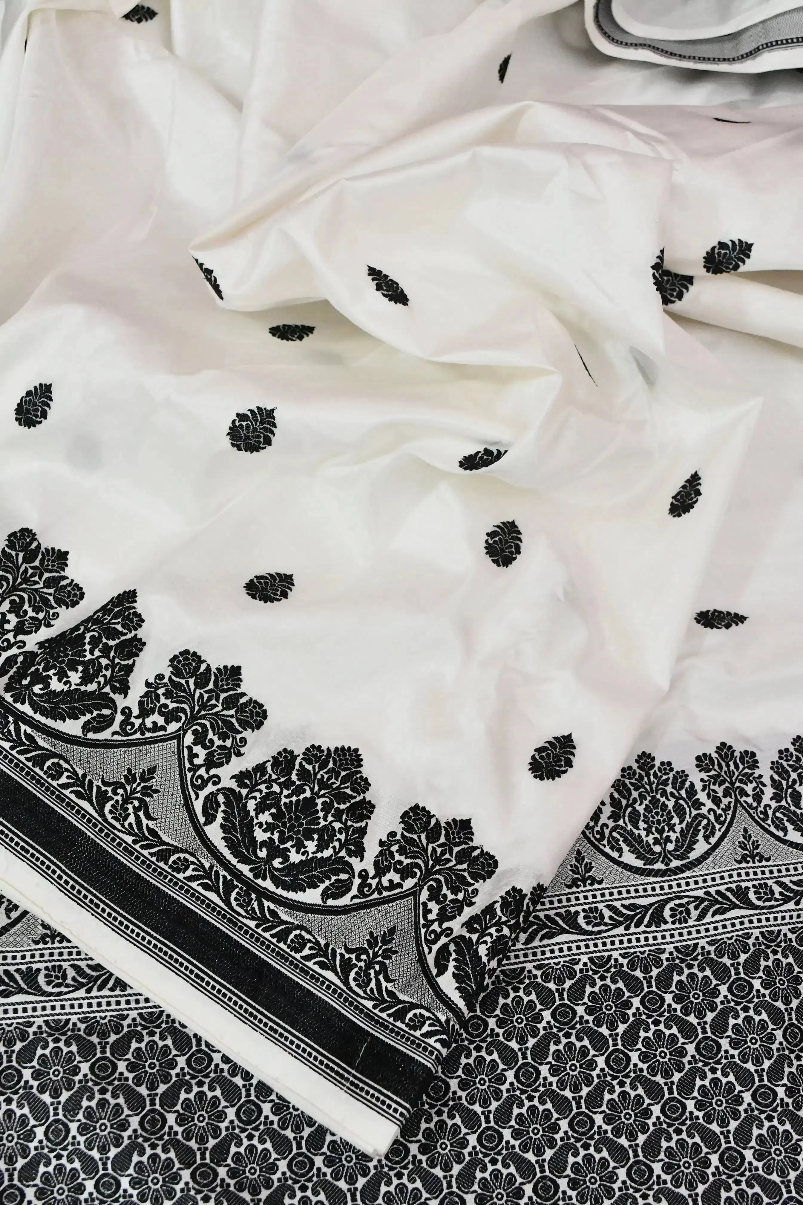 White and Black Color katan Banarasi Saree with Resham Buti Work