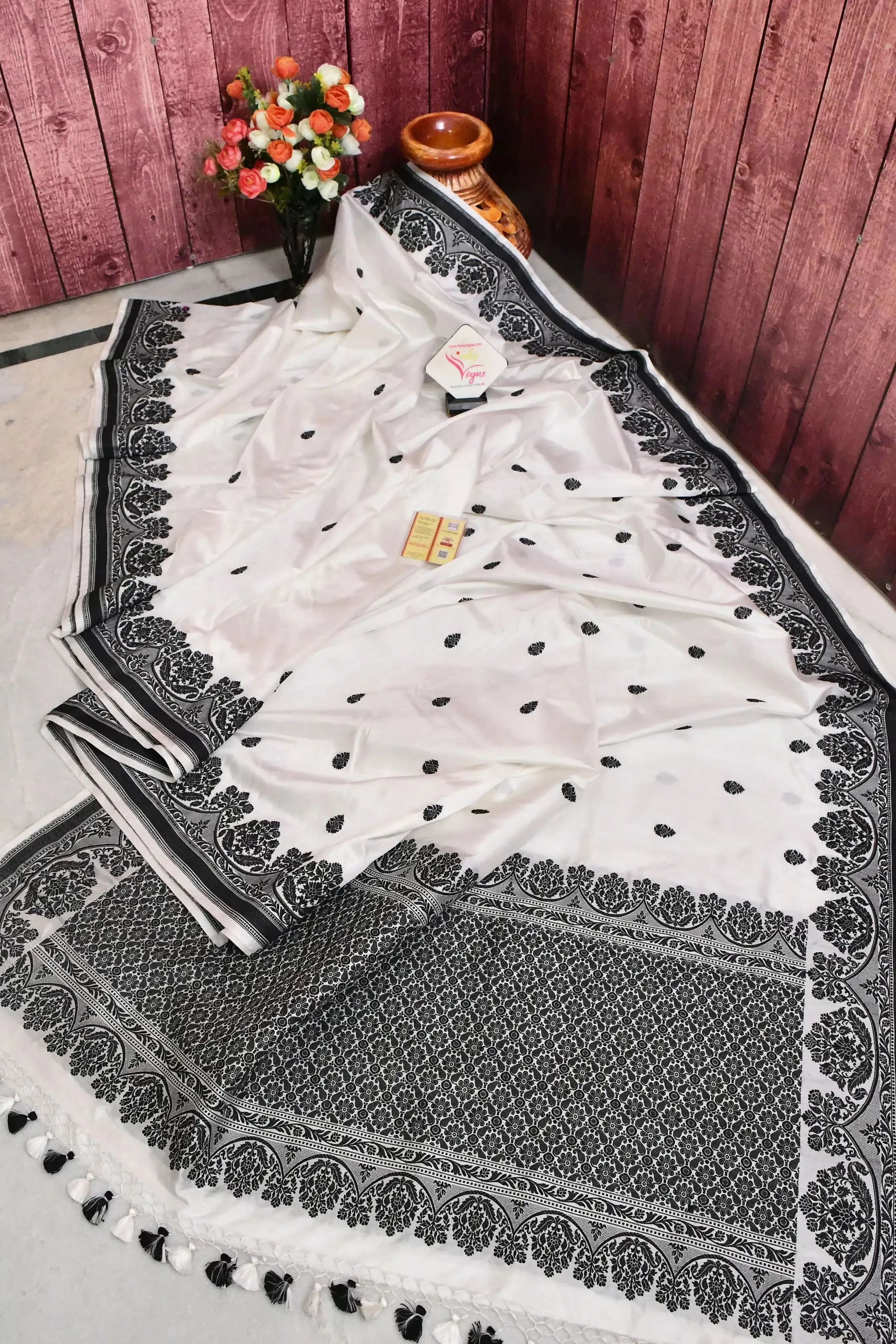 White and Black Color katan Banarasi Saree with Resham Buti Work